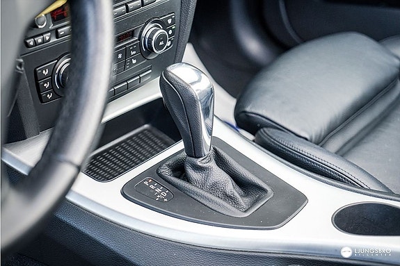 BMW 330d 9 of 13