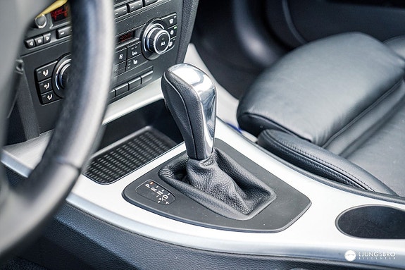 BMW 330d 9 of 13