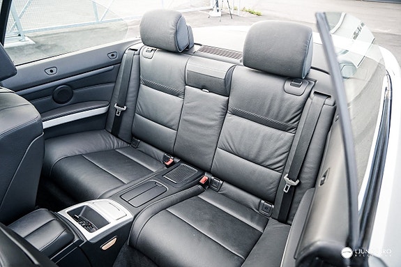 BMW 330d 11 of 13
