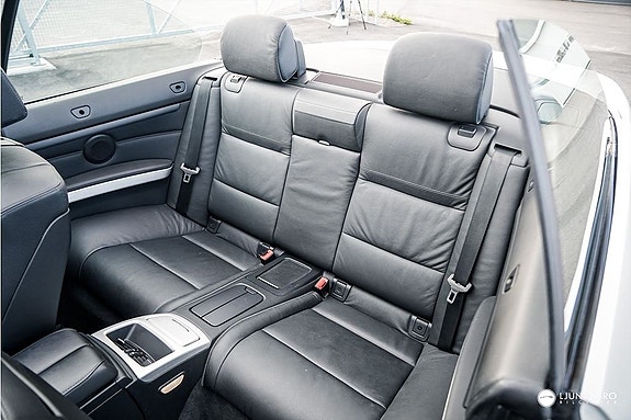 BMW 330d 11 of 13