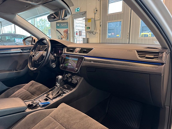 Skoda Superb 9 of 27