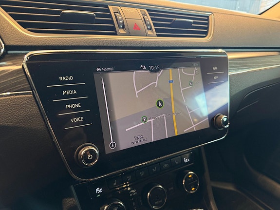 Skoda Superb 13 of 27