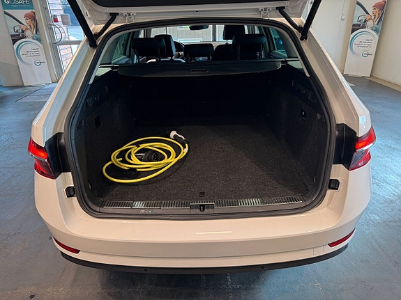 Skoda Superb 25 of 27