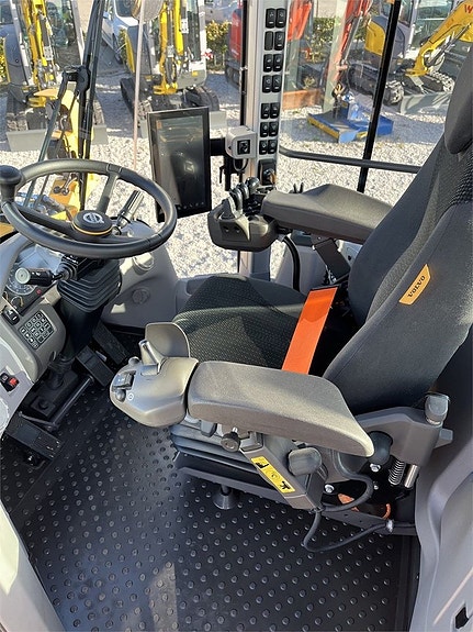 Volvo L 70 H 5 of 5