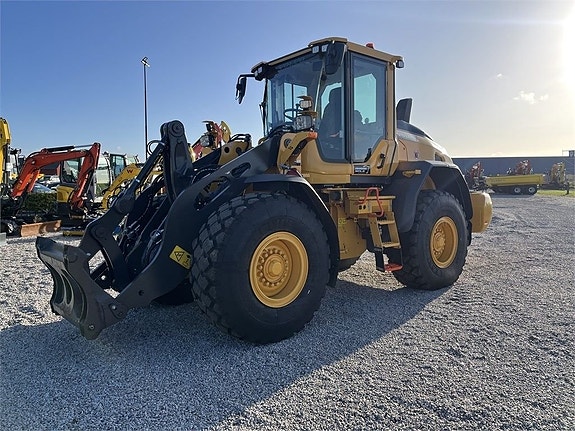 Volvo L 70 H 2 of 5