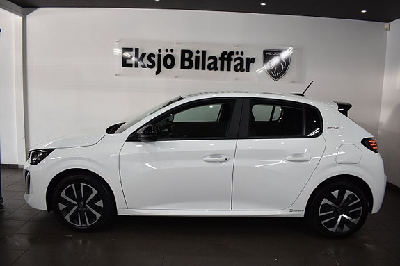 Peugeot 208 3 of 5