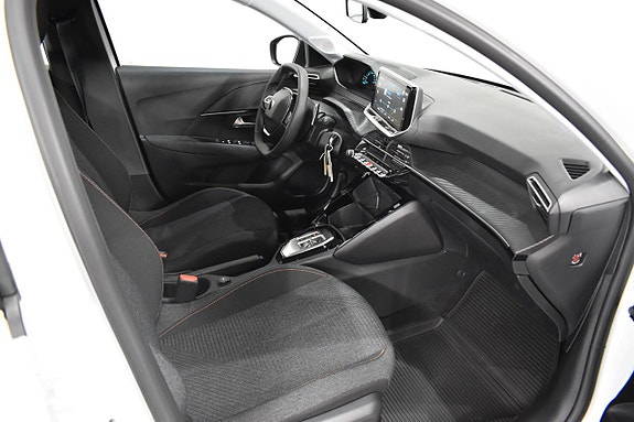 Peugeot 208 10 of 15