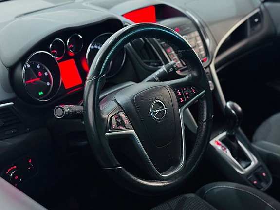 Opel Zafira Tourer 10 of 17
