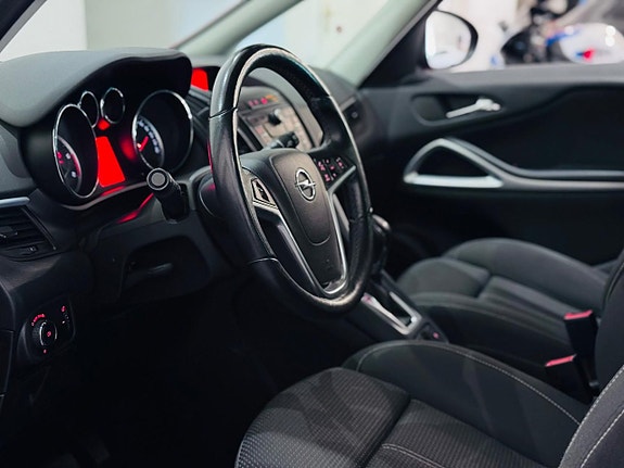 Opel Zafira Tourer 11 of 17