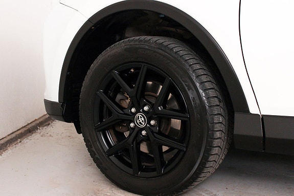 Toyota RAV4 14 of 24