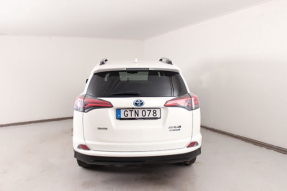 Toyota RAV4 13 of 24
