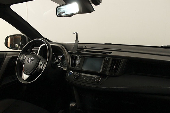 Toyota RAV4 19 of 24