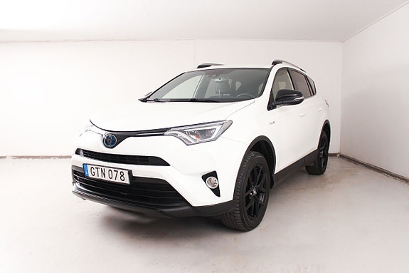 Toyota RAV4 7 of 24