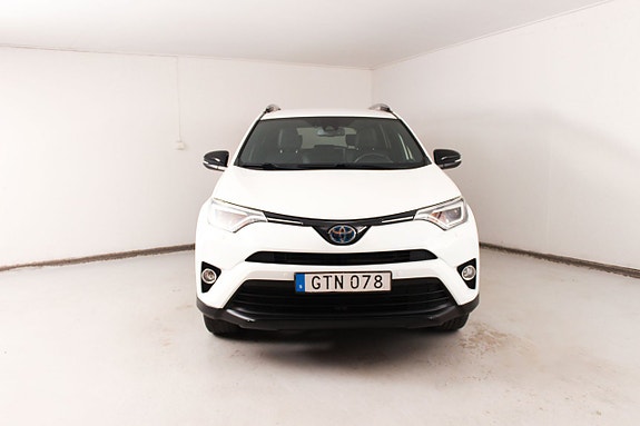 Toyota RAV4 5 of 24