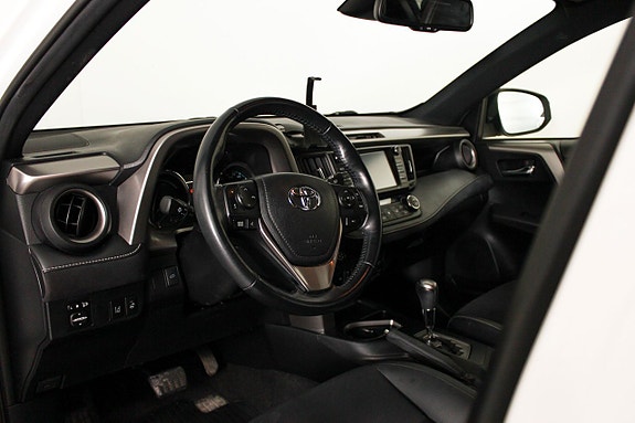 Toyota RAV4 17 of 24