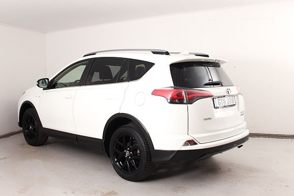 Toyota RAV4 11 of 24