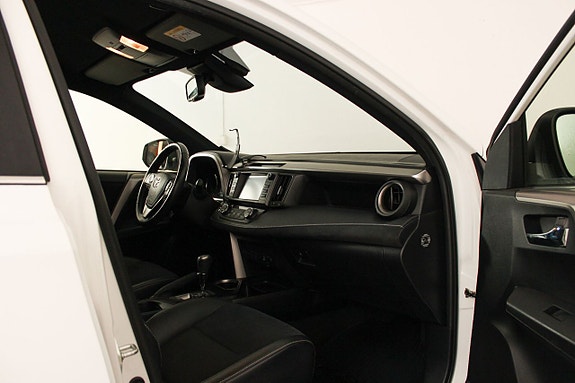 Toyota RAV4 21 of 24