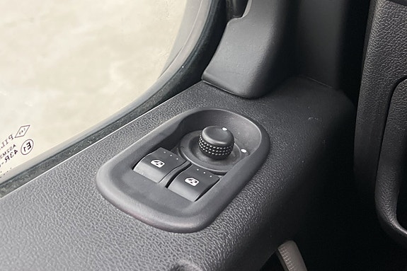 Renault Master 12 of 25