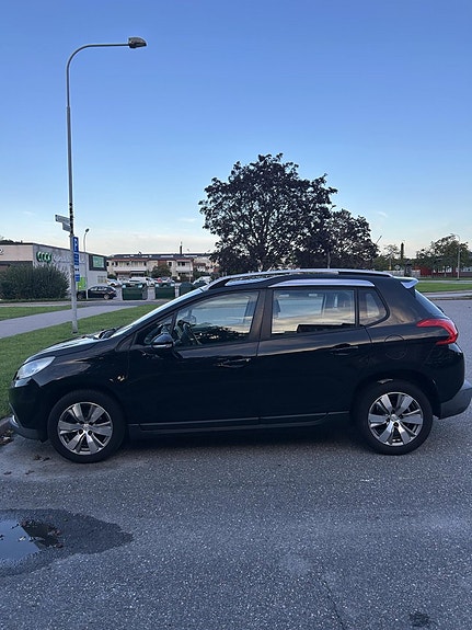 Peugeot 2008 2 of 15