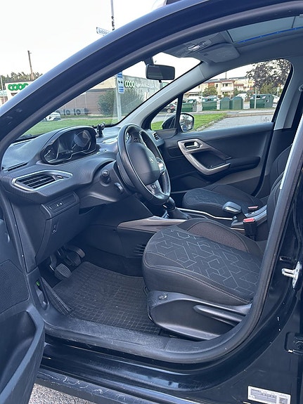 Peugeot 2008 7 of 15