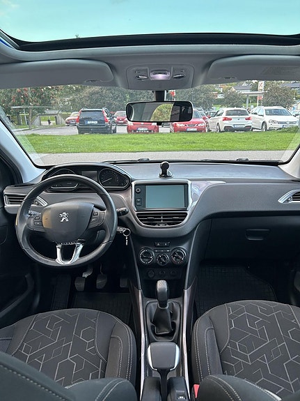 Peugeot 2008 11 of 15
