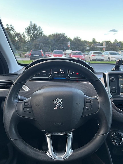Peugeot 2008 14 of 15