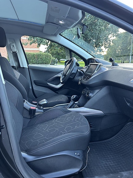 Peugeot 2008 8 of 15