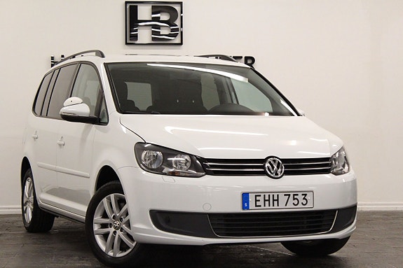 Volkswagen Touran 3 of 5
