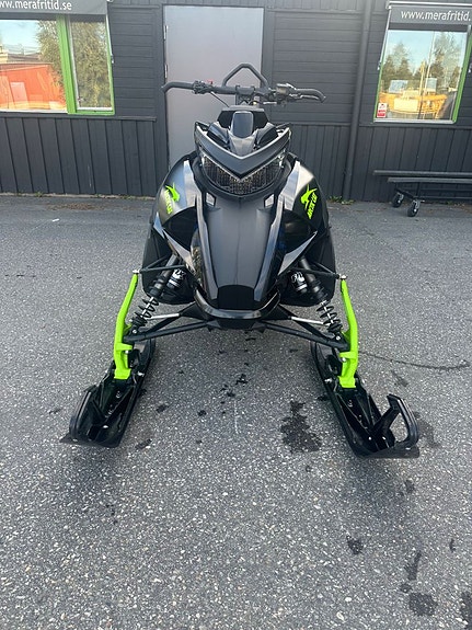 Arctic Cat R-M M8000 A1 154" 3 of 5