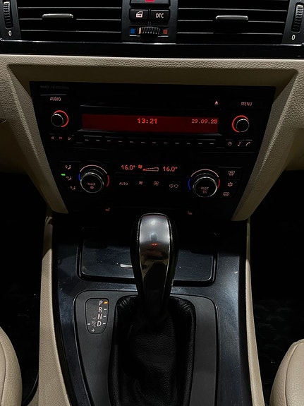 BMW 320 13 of 16