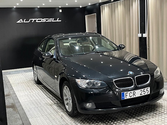 BMW 320 2 of 5