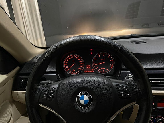 BMW 320 11 of 16