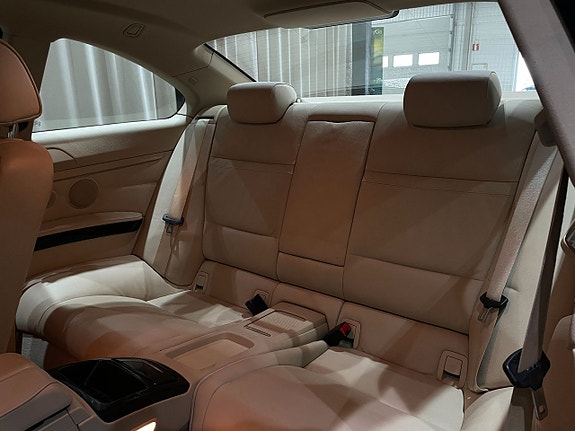 BMW 320 9 of 16
