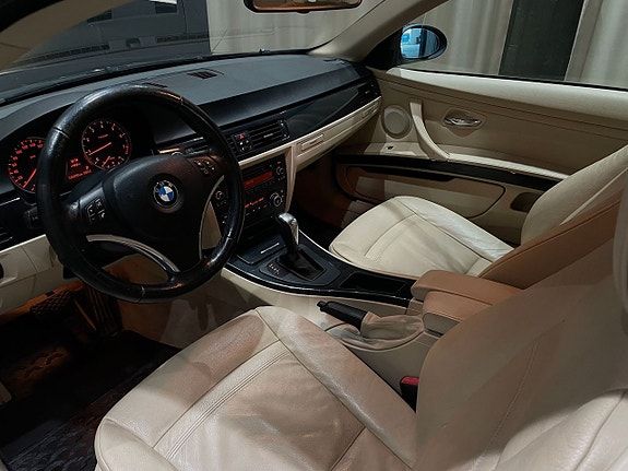 BMW 320 8 of 16