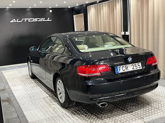 BMW 320 3 of 5