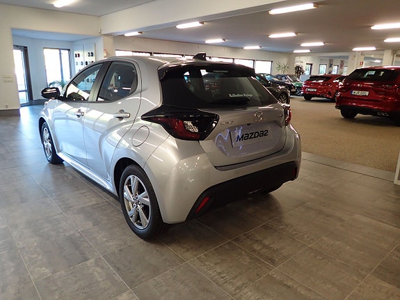 Mazda 2 9 of 19