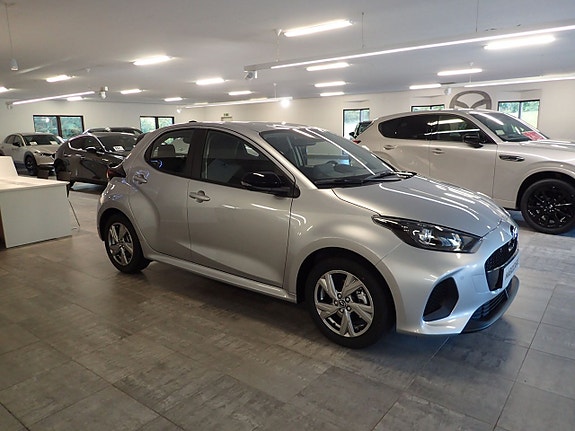 Mazda 2 3 of 19