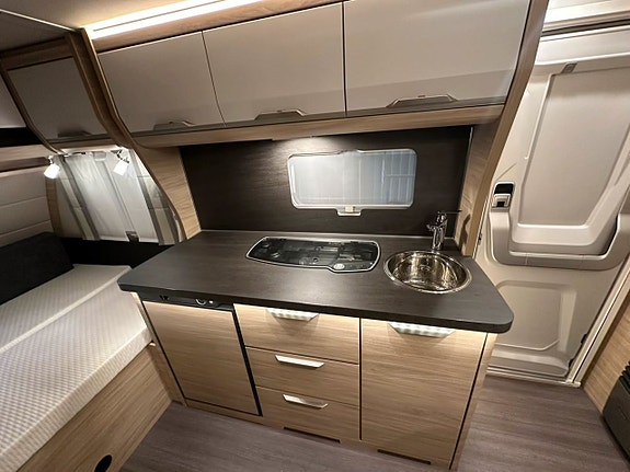 Knaus 420 QD 6 of 18