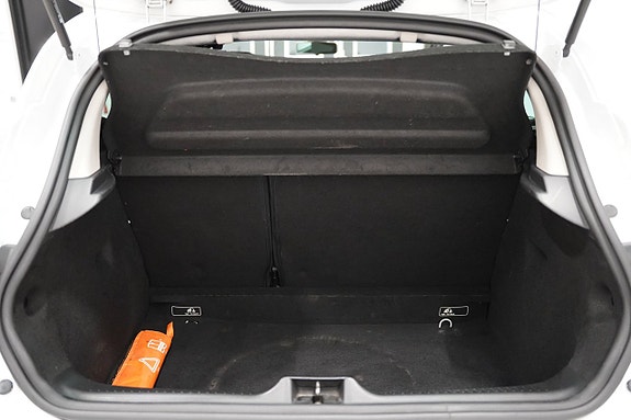 Renault Clio 22 of 22