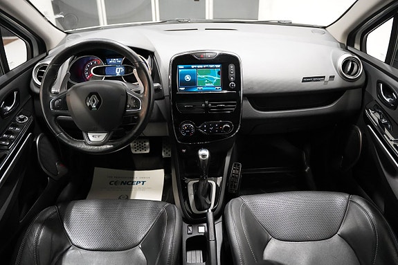 Renault Clio 12 of 22