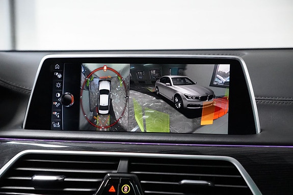 BMW 750i 13 of 20