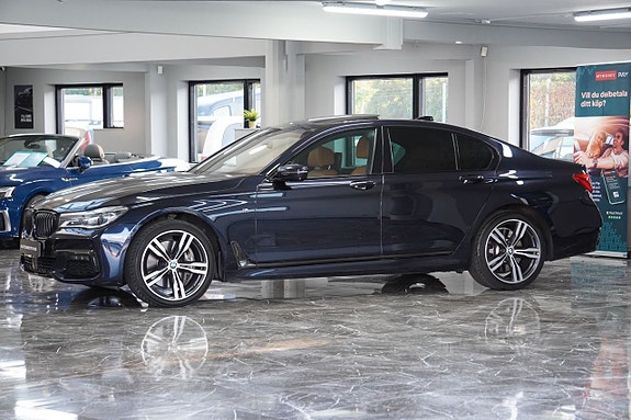 BMW 750i 5 of 5
