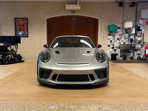Porsche 911 2 of 5
