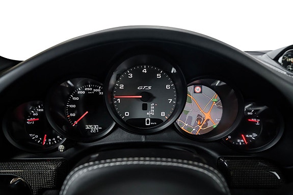 Porsche 911 Targa 4 GTS 17 of 25