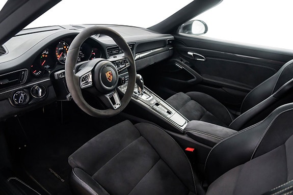 Porsche 911 Targa 4 GTS 14 of 25