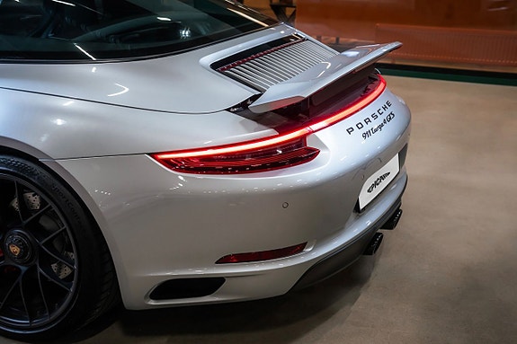 Porsche 911 Targa 4 GTS 10 of 25