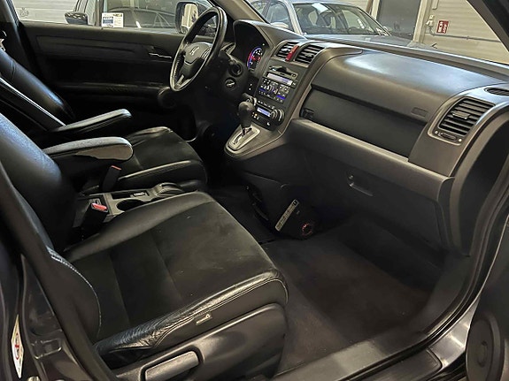 Honda CR-V 9 of 17