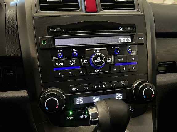 Honda CR-V 10 of 17