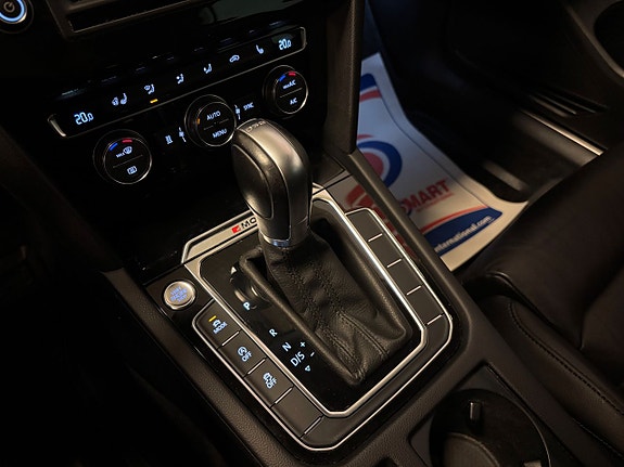 Volkswagen Passat 10 of 24