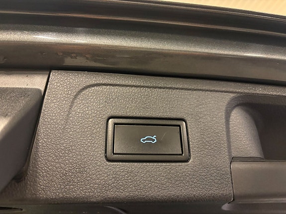 Volkswagen Passat 21 of 24